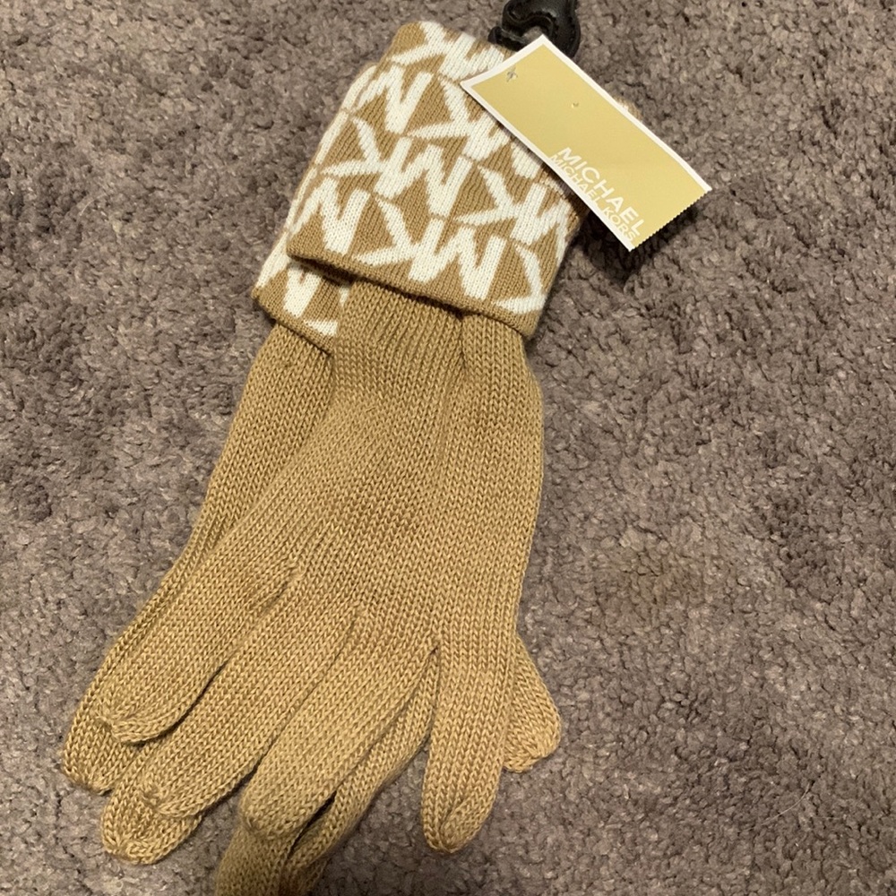 Michael Kors gold gloves